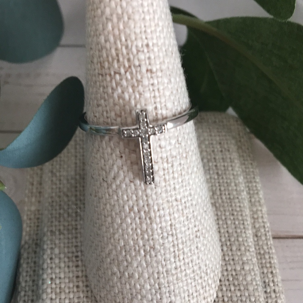Diamond Treasures Sterling Silver Diamond Cross Ring (Size: 8.5) NWOT